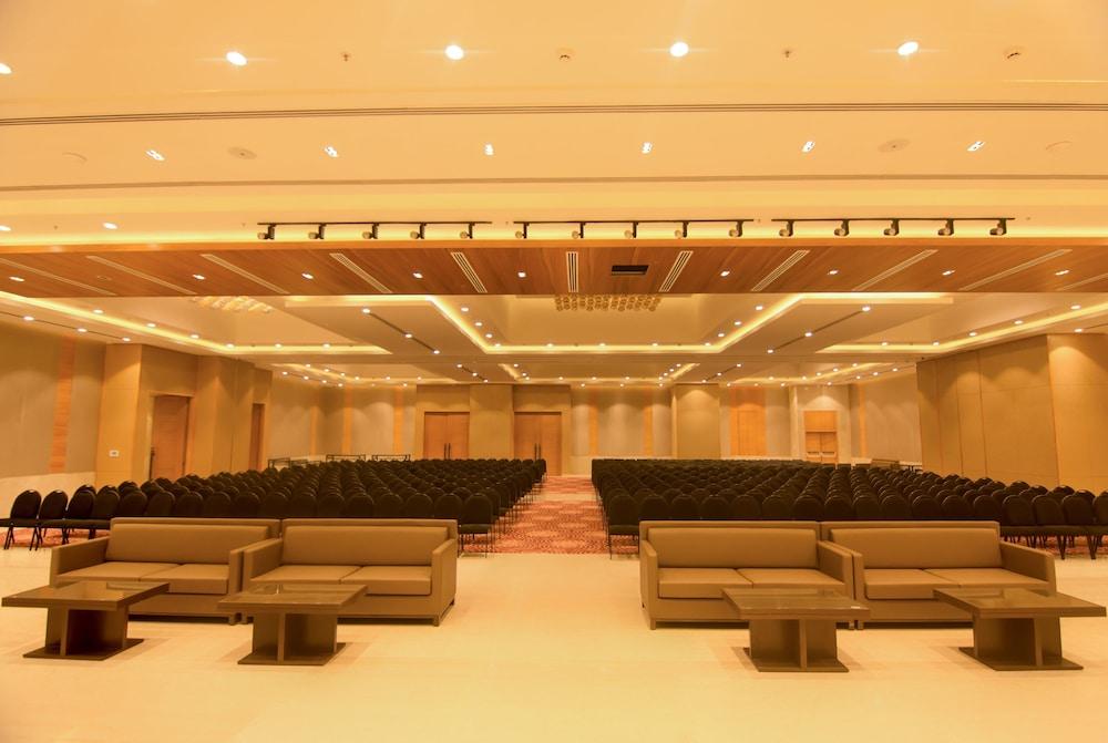 Red Fox By Lemon Tree Hotels, Sector 60, Gurugram Gurgaon Extérieur photo