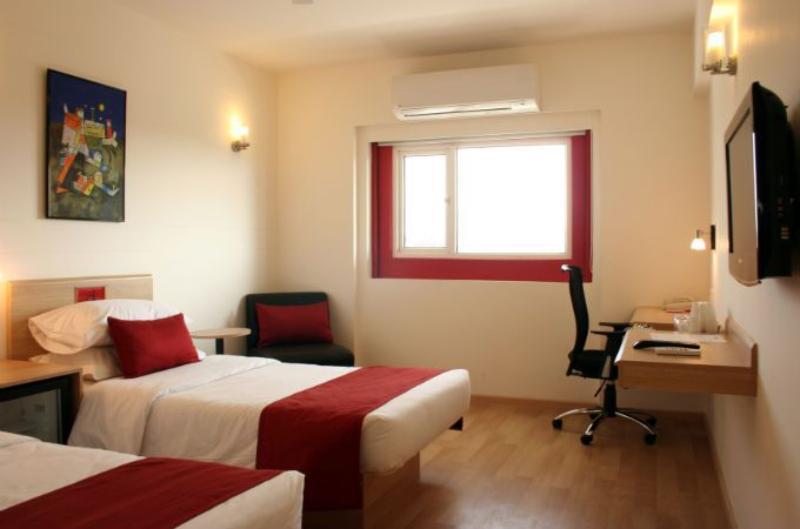 Red Fox By Lemon Tree Hotels, Sector 60, Gurugram Gurgaon Extérieur photo