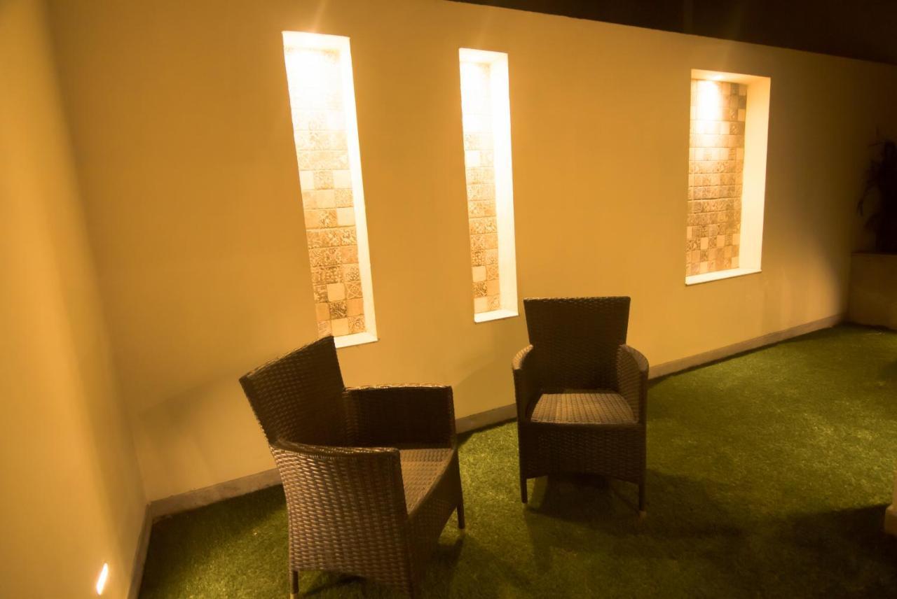 Red Fox By Lemon Tree Hotels, Sector 60, Gurugram Gurgaon Extérieur photo